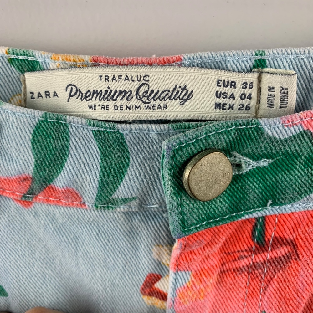 Zara | Floral Print Denim Jeans - Picture 3 of 4